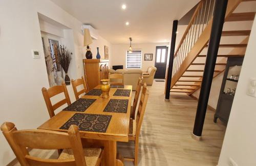 Raon-l'Etape House | Maison familiale à Raon-l'Étape - 3 chambres, balcon sur rivière, proche commodités et activités - FR-1-589-594