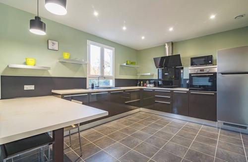 Cormontreuil House | Maison Harmonie, 6 bedrooms, private parking.