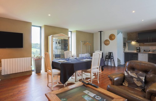Plouegat-Moysan House | Maison "Keryanti" with Jacuzzi, Private Terrace, Garden & Wi-Fi