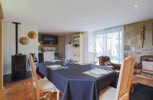Plouegat-Moysan House | Maison "Keryanti" with Jacuzzi, Private Terrace, Garden & Wi-Fi