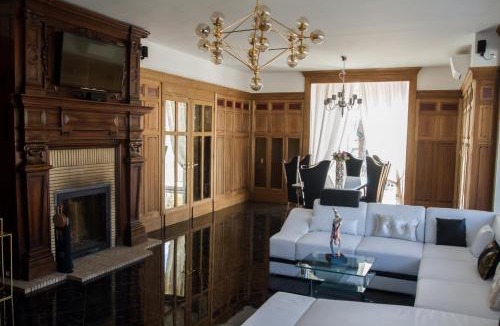 Tonnerre Bed & Breakfast | Maison Les Étoiles chambres d'hôtes de charme avec jardin paisible et petit déjeuner à Tonnerre