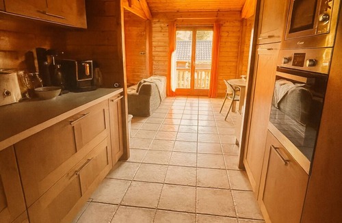 Ban-sur-Meurthe-Clefcy Ski Chalet | Maison Maneki - Chalet Évasion for 10 people on the edge of a magnificent pond