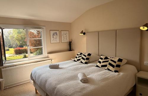 Mehers Apartment | Maison Montchenu élégance et piscine 8 pers