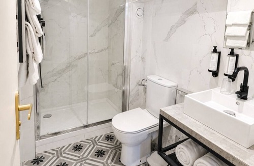 6th Arrondissement Hotel | Maison Paradis Marseille