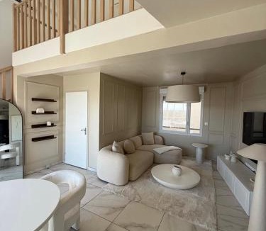 Saint - Martin - du - Touch Apartment | Maison sur le toit élégante & lumineuse