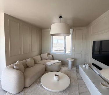 Saint - Martin - du - Touch Apartment | Maison sur le toit élégante & lumineuse