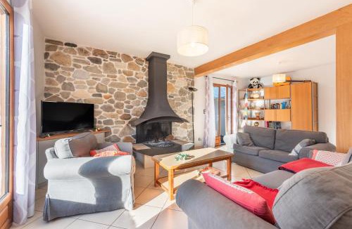 Arras-en-Lavedan House | Maison Vacances Vue Montagnes