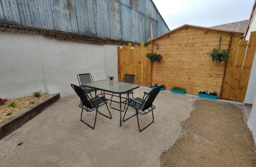 Aulnay-sur-Marne Apartment | Maisonnette avec courette privative