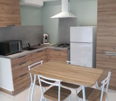 La Loge-aux-Chevres Apartment | Maisonnette L'Olivier