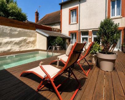 Romorantin-Lanthenay House | Maisons Sauvages - Piscine & Jacuzzi - Proche Zoo de Beauval & Châteaux