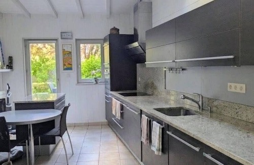 Parame House | Malouine 300m from Rochebonne beach. Shops, bars, surfing, restaurants 5 min away