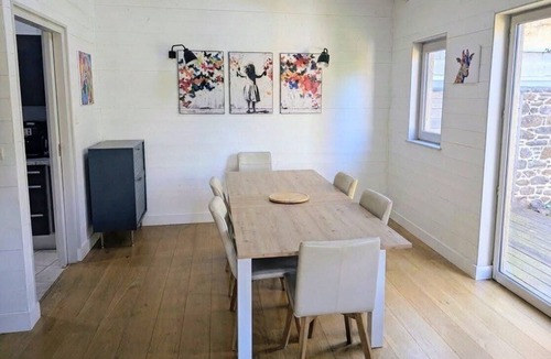 Parame House | Malouine 300m from Rochebonne beach. Shops, bars, surfing, restaurants 5 min away