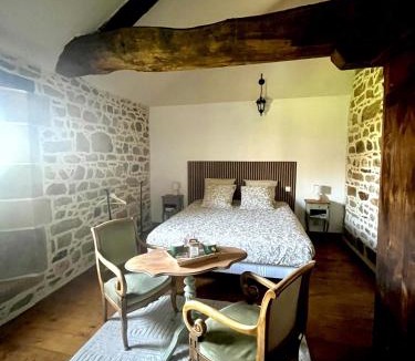 Plouagat Bed & Breakfast | Manoir de Fornebello 16e siècle - Chambres d'Hôtes de prestige avec piscine