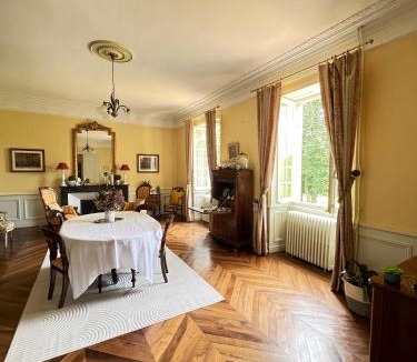 Savignac-les-Eglises Bed & Breakfast | Manoir de La Peytelie