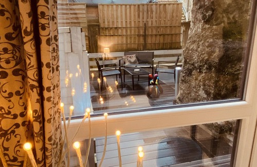 Saint-Avold Apartment | MARIEFACTURE LIKE CATS AND DOGS