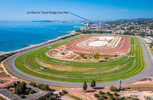 Villeneuve Loubet Beach Apartment | Marina Beach 6 people,Private Parking Amazing Sea view WIFI 7th floor, AC
