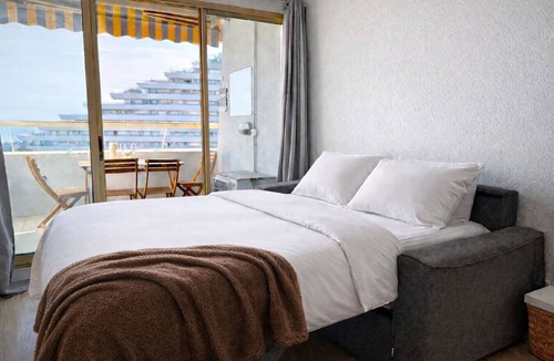 Villeneuve Loubet Beach Apartment | Marina - Vue Panoramique Mer & Port - 4 personnes