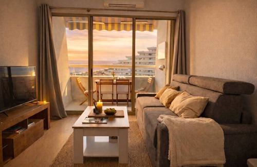 Villeneuve Loubet Beach Apartment | Marina - Vue Panoramique Mer & Port - 4 personnes