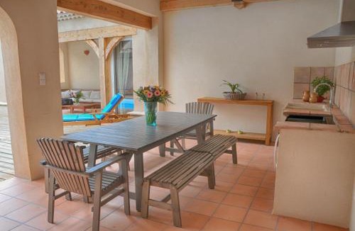 Evenos House | Mas climatisé, piscine chauffée privée - parc régional naturel st baume