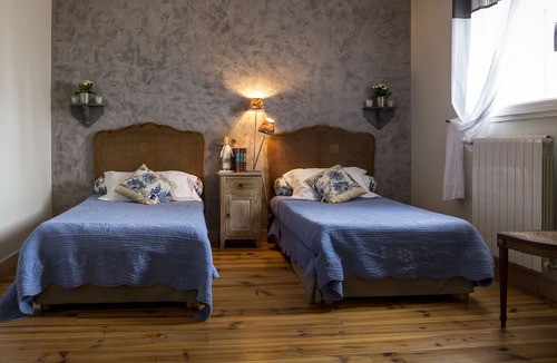 Vallabregues House | Mas de l'Ilon heated swimming pool spa shutter sauna 9 air-conditioned bedrooms 9 bathrooms wc