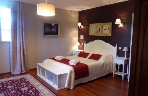 Cabannes Bed & Breakfast | Mas de la Respelido