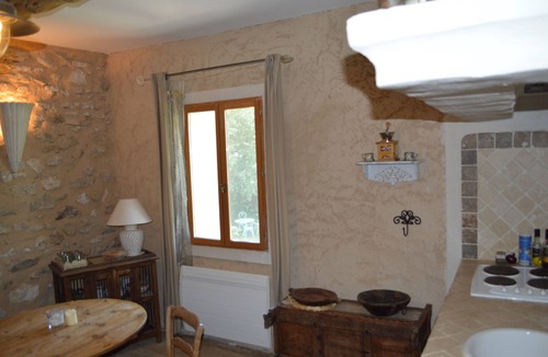 Monteux House | Mas Delgado, in the heart of the Luberon, at the foot of Mont Ventoux.