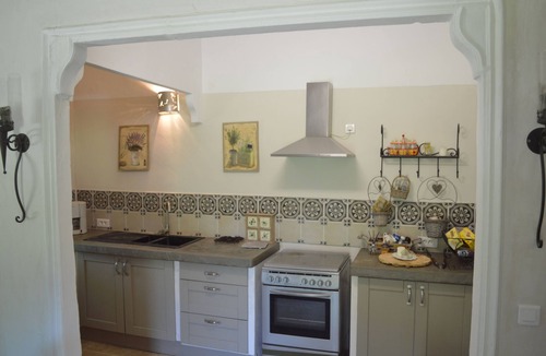 Monteux House | Mas Delgado, in the heart of the Luberon, at the foot of Mont Ventoux.