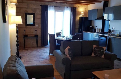 Saint Pierre de Mezoargues House | Mas St-Jean: Charm, Climate & Garden in Provence