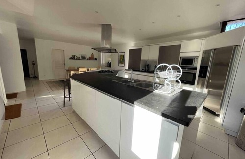Gensac House | Maubourguet Villa - Sleeps 10 - Pool & Games