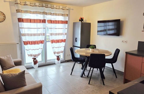 Saint-Priest Apartment | Maya's Apartment - 4 people