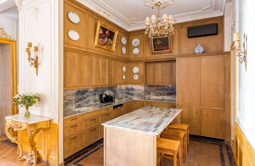 3rd Arrondissement Apartment | Merveil Signature Suite - Marais Braque