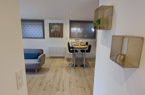 Mattaincourt Apartment | Meublé de tourisme 2* near the Juvaincourt circuit and between Vittel and Epinal.