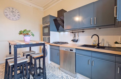 Perigueux Apartment | Miraflores – Spacious, Elegant Apartment in Central Périgueux with Wi-Fi