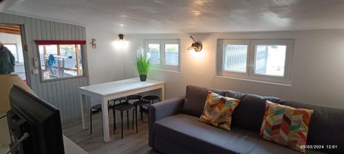 Le Castellet Other | Mobil home 6 pers - camping Les Arbouses - clim terrasse plancha