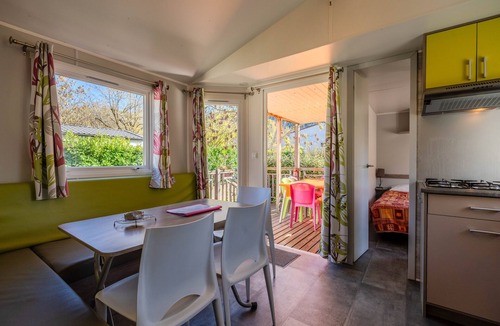 Roquefeuil House | Mobile Home '6 Personnes' with Private Terrace, Private Garden and Wi-Fi