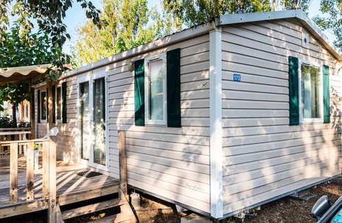 Rhinau House | Mobile Home | Classic | 2 Bedrooms | Sleeps 4–6 | Raised Deck | TV