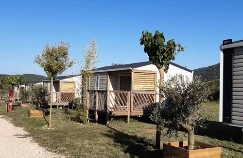 Signes House | Mobile Home | Comfort | 2 Bedrooms | 4 People | Raised Deck