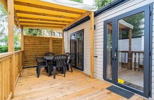 Lancieux House | Mobile Home | Comfort | 3 Bedrooms | 6 Guests | Raised Deck | A/C