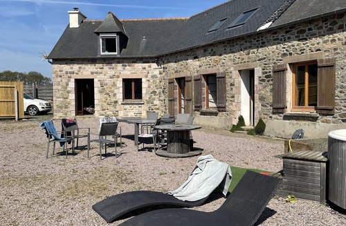 Henansal House | Mobile home naturist campsite near Erquy