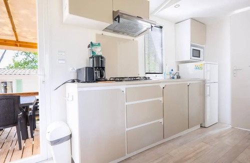 Saint-Paul-en-Foret House | Mobilhome Confort 29m² - 2 adults and 3 children air-conditioned 5 persons