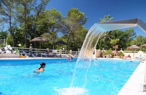 Saint-Paul-en-Foret House | Mobilhome Confort 29m² - 2 adults and 3 children air-conditioned 5 persons