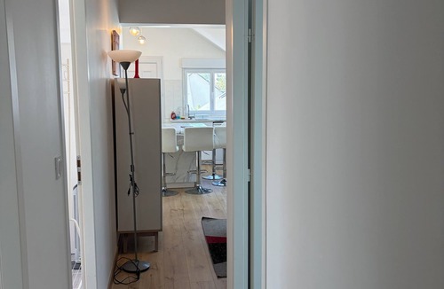 Avrille Apartment | Modern and cosy 5 large bedrooms garden near Terra Botanica parking Angers
