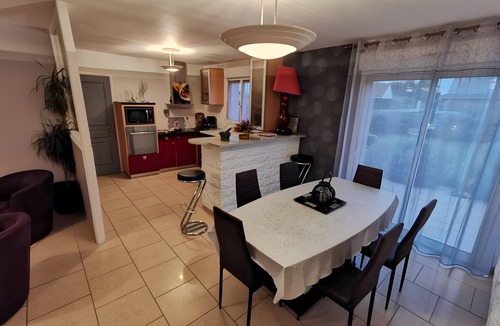 Les Montils House | Modern Cottage near Blois Chambord with Private Terrace, Garden, and Wi-Fi