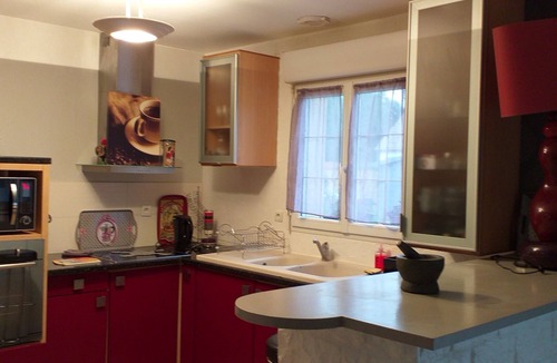 Les Montils House | Modern Cottage near Blois Chambord with Private Terrace, Garden, and Wi-Fi