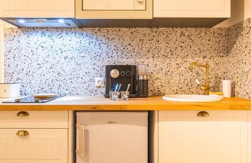 Cernay Apartment | Modern Elegant Apartment in Reims with High-Speed Internet