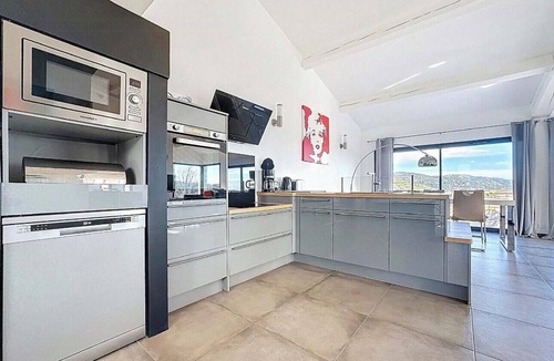 Les Adrets-de-l'Esterel House | Modern villa with sea views and infinity pool