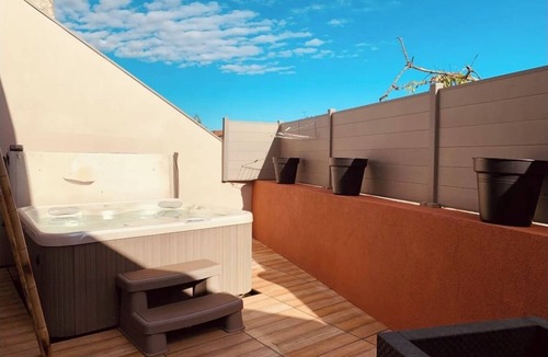 Baccarat House | Modern Loft with Jacuzzi and Roof Top in Baccarat