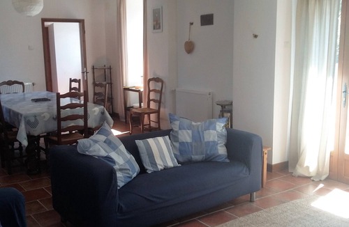 Thuy House | Modern renovated farmhouse in the Pyrenees, large outdoor space & large pool