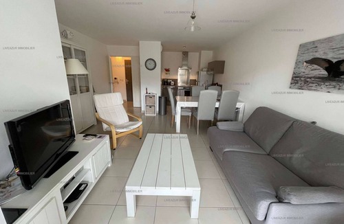Sanary-sur-Mer Apartment | Modern two-room apartment with all comfort in the city center, shops and beach on foot for 6