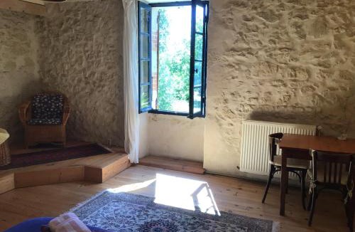 Courrensan House | Mondeslandhaus